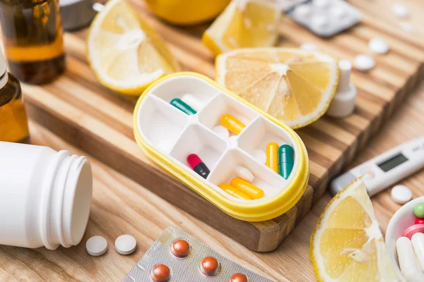 Yellow Capsule Container Box Pills Daily Take Medicine Treatment Influenza — Stock Photo, Image