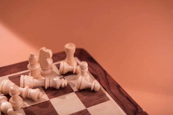 Wooden Chess Pieces Brown Background — Stock Photo, Image