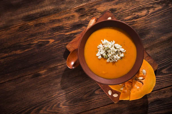 Tahta Bir Masada Sonbahar Kremalı Balkabağı Çorbası Diyet Yemek Üst — Stok fotoğraf