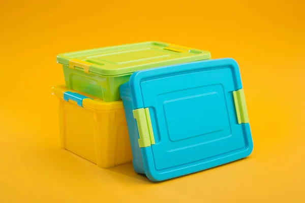 Plastic Container Doos Een Gele Achtergrond Lunchbox Voor School — Stockfoto