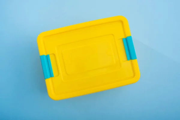 Caixa Recipiente Plástico Fundo Cor Pastel Vista Superior — Fotografia de Stock