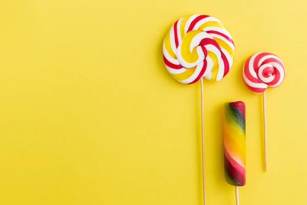 Lollypops Yammy Godis Färgad Bakgrund Trend Mat Minimal Koncept Flat — Stockfoto