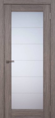 Bir kolu ile ahşap kapılar.