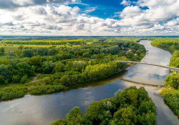 高さから橋とデスナ川の眺め ウクライナ — ストック写真