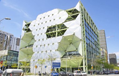 Poble Nou 22 @ bölgesinde modern binalar; 2:25 p.m.; 22 Mart 2014; Barcelona, Catalunya, İspanya