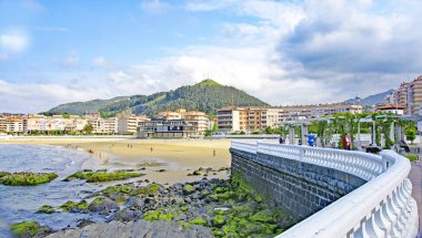 Catro Urdiales görünümünü üzerinde sahil Cantabria, 3:30 p.m.; 15 Mayıs 2015; İspanya, Europe