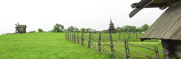 Verkhniye Mandrogi 13H40 Agosto 2015 Rússia — Fotografia de Stock