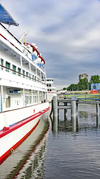 Kryssningsfartyg Hamnen Petersburg Ryssland — Stockfoto