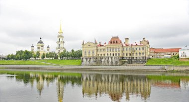 Volga Nehri kıyısında Rybinsk, 12:25 .; 15 Temmuz 2015; Rusya