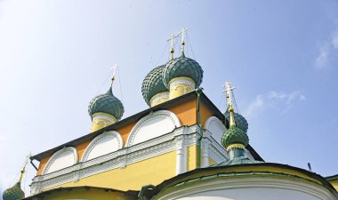 Uglich, kiliseler, parklar ve bahçeler; 14:35 de .; 19 Temmuz 2015; Rusya