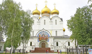 Yaroslavl, kiliseler, parklar ve bahçeler; 17:35 de .; 18 Temmuz 2015; Rusya