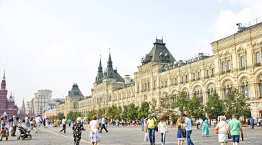 Moskova'nın Mimarisi ve Kızıl Meydanı; 13:30 .; 15 Temmuz 2016; Rusya