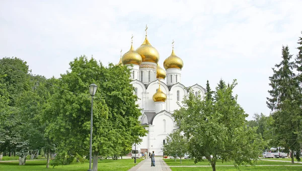 Yaroslavl Kyrkor Parker Och Trädgårdar Juli 2015 Ryssland — Stockfoto