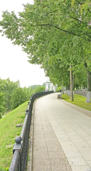 Yaroslavl, kiliseler, parklar ve bahçeler; 17:35 de .; 18 Temmuz 2015; Rusya