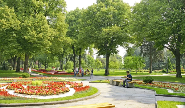 Veduta Degli Edifici Dei Giardini Del Cremlino Mosca Russia — Foto Stock