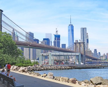Köprülü New York manzarası; 12:35 de.; 14 Haziran 2014; Abd.