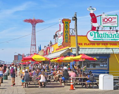 Coney Adası Fuarı; 12:15 pm .; 14 Haziran 2014; New York, ABD