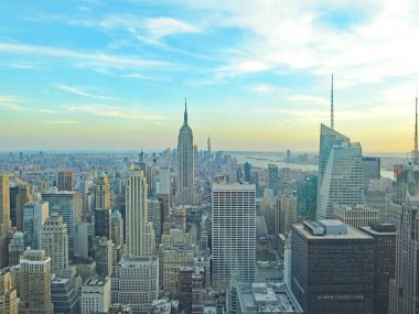 New York'un binaları ve gökdelenleri; 18:55 p.m .; 14 Temmuz 2015; New York, Amerika Birleşik Devletleri