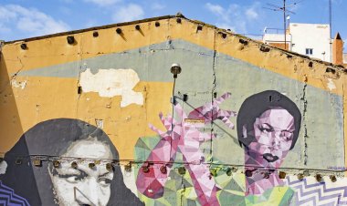 El Clot mahallesinde grafiti li cephe, 18 Mayıs 2016 12:40; Barselona, Catalunya, İspanya, Avrupa