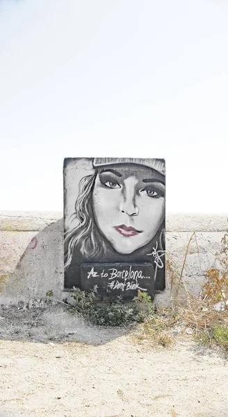 Graffiti Van Een Gezicht Het Strand Van Badalona Juli 2015 — Stockfoto