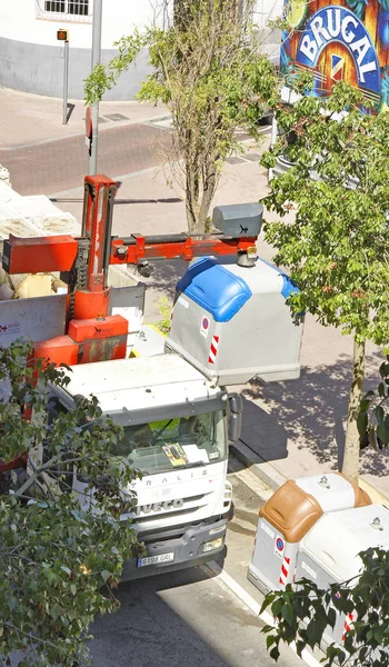 垃圾收集车 下午12 2016年7月18日 巴塞罗那 加泰罗尼亚 西班牙 — 图库照片