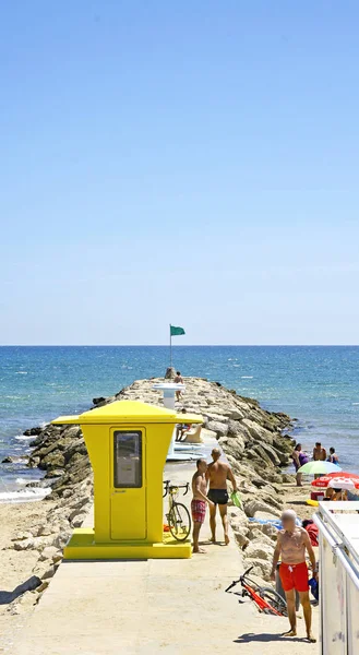 Spiaggia Passeggiata Sitges Ore Agosto 2016 Barcellona Catalogna Spagna Europa — Foto Stock