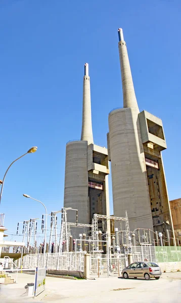 Trzy Kominy Starej Elektrowni Cieplnej Sant Adria Del Besos Godz — Zdjęcie stockowe