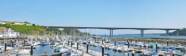 Lugo 'daki Ria de Ribadeo' daki Illa Pancha Deniz Feneri, 14: 15. ; 26 Mayıs 2015; Galiçya, İspanya, Avrupa,