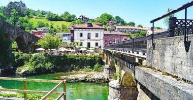 Cangas de Onis manzarası, 22 Mayıs 2018; Asturias Prensliği, İspanya, Avrupa