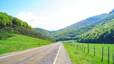 Burn, 12: 40; 11 Mayıs 2018; Len, Picos de Europa ili, Castilla y Len Özerk Topluluğu, İspanya, Avrupa