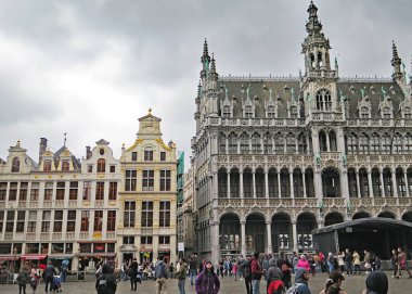 Brüksel Mimarisi, 16: 25. ; 19 Ağustos 2018; Belçika, Avrupa