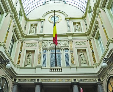 Brüksel Mimarisi, 16: 25. ; 19 Ağustos 2018; Belçika, Avrupa