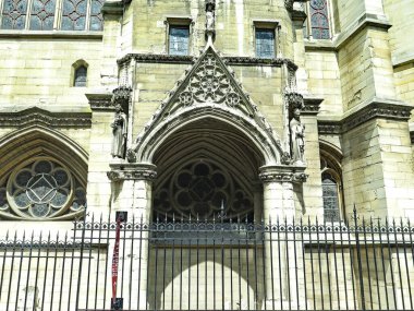 Kutsal Şapel, akşam 28 'de. ; 19 Ağustos 2017; Paris, Fransa, Avrupa