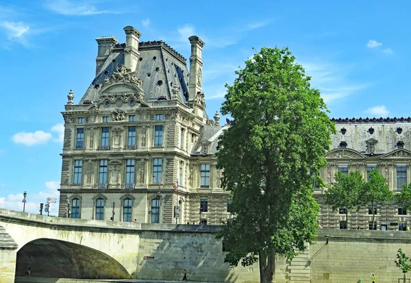 Cúpula Vidro Fonte Museu Louvre Julho 2018 Paris França Europa — Fotografia de Stock