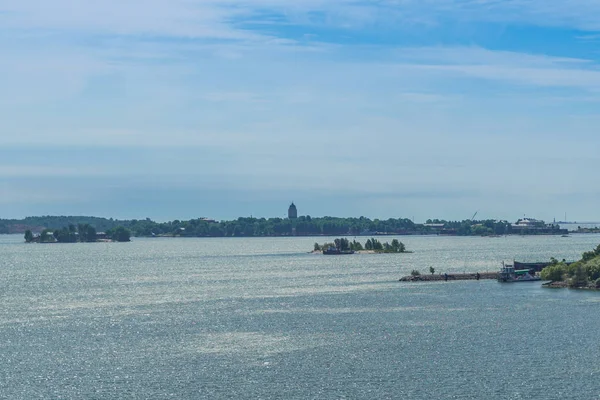 Manzara, Helsinki, Finlandiya. Bir adadan Limanı görüntüleyin. İskandinavya yatay. Fince liman.