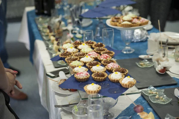 Kekler açık büfede.