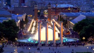 Sihirli çeşme ışık gösterisi Barcelona, İspanya