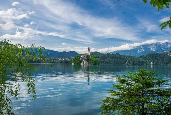 Bled with lake, island and the mountains. — Stock Photo, Image