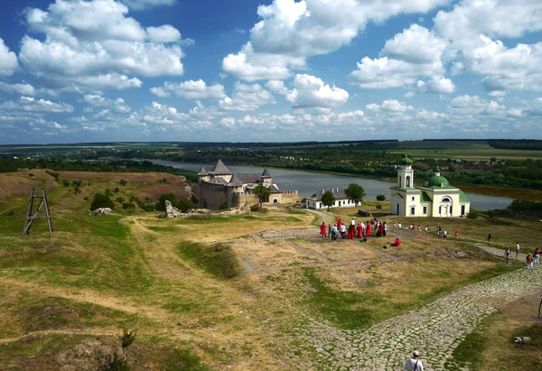 Veduta della fortezza di Khotyn sulla riva del Dniester — Foto Stock