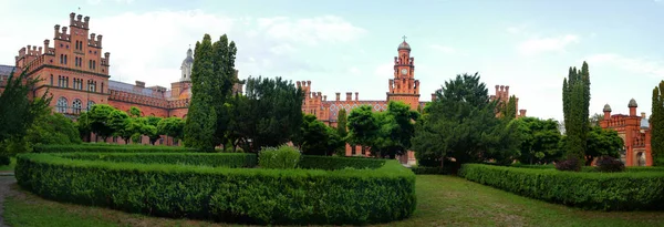 切尔尼夫茨国立大学全景. — 图库照片