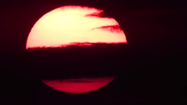 Bulutlar Gökyüzünde Hareket Büyük Güneş Ses Blok — Stok video