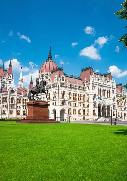 Vue majestueuse du Parlement national hongrois. Budapest . — Photo