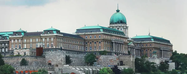 Panoramatické vew královského hradu. Budapest — Stock fotografie