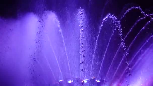 Drops Water Fall Slowly Fountain Evening — Stock Video