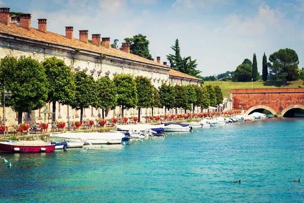 Fragment Miasta Peschiera Del Garda Włoszech — Zdjęcie stockowe