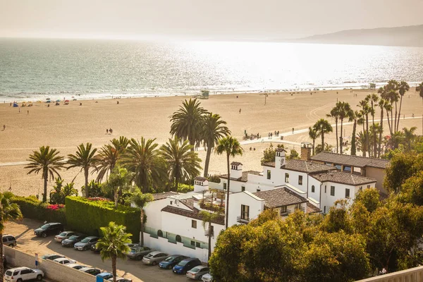 Vista al mar en la playa de Santa Mónica al atardecer — Foto de Stock