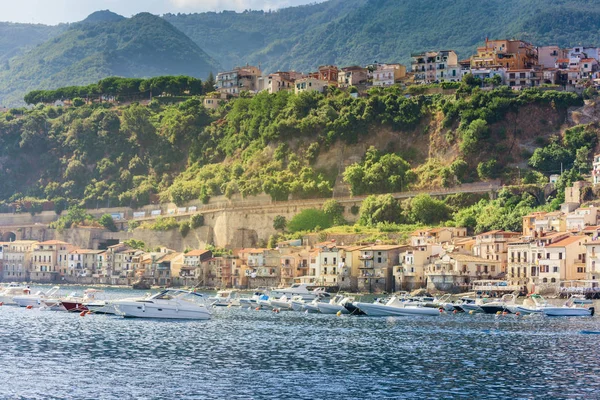 A Chianalea di Scilla, halászati falu, Calabria, Olaszország — Stock Fotó
