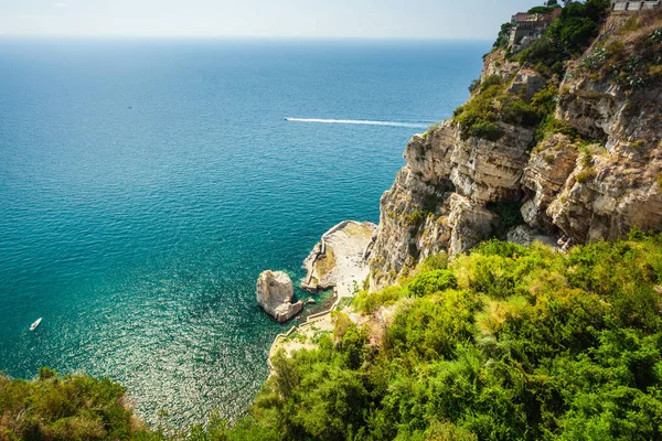 Naturaleza auténtica de la costa de Amalfi — Foto de Stock