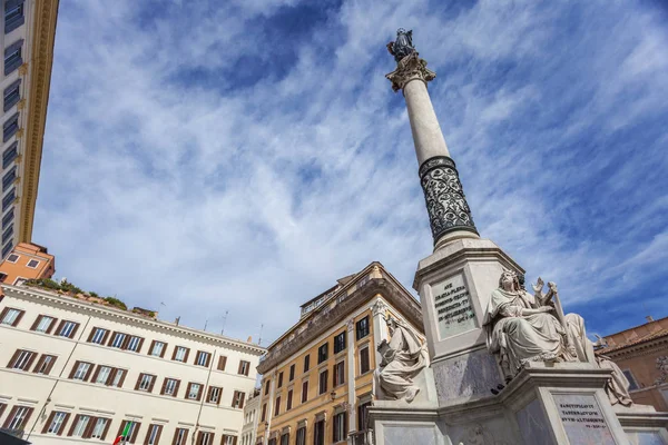 Unbefleckte Empfängnis Säule auf dem spanischen Platz in Rom — Stockfoto