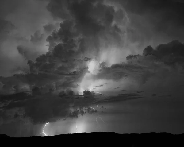 Vista Monocromática Vários Raios Durante Tempestades Verão Oeste Carolina Norte — Fotografia de Stock